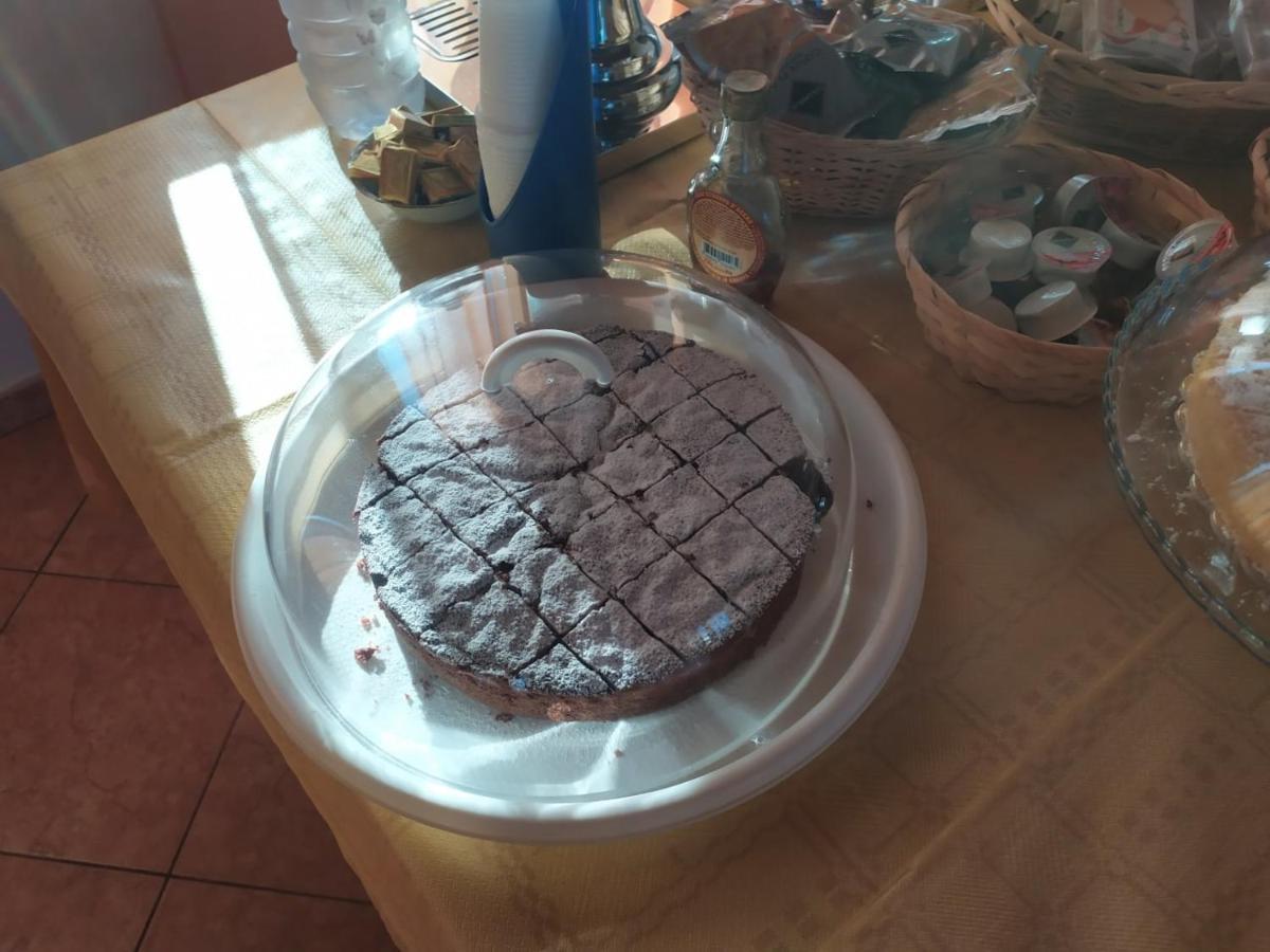 B&B La Seta Rossa Галатоне Екстериор снимка